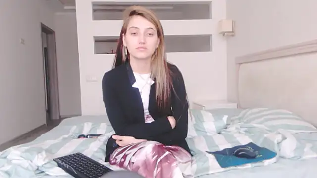 Snapshot of Iren chatting on November 13, 6:56 am Iren online show from November 13, 6:56 am