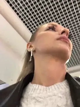 Snapshot of Diamond_Bunny_ chatting on October 30, 1:01 pm Diamond Bunny online show from October 30, 1:01 pm