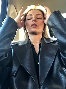 Snapshot of Diamond_Bunny_ chatting on November 7, 12:38 pm Diamond Bunny online show from November 7, 12:38 pm