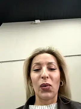 Snapshot of Diamond_Bunny_ chatting on November 30, 12:42 pm Diamond Bunny online show from November 30, 12:42 pm