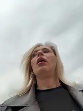 Diamond Bunny  online show from February 16, 3:19 pm