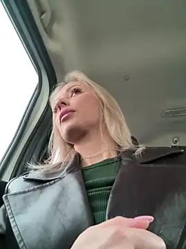 Diamond Bunny  online show from April 4, 12:46 pm