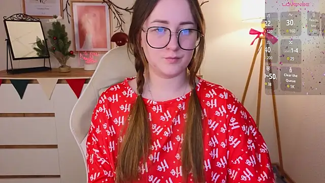 Snapshot of Emma_B1uem chatting on December 25, 9:54 pm Emma B1uem online show from December 25, 9:54 pm