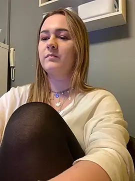 Snapshot of Emma_B1uem chatting on January 11, 12:40 pm Emma B1uem online show from January 11, 12:40 pm