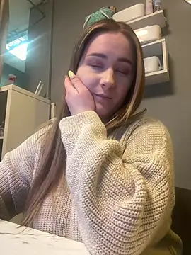 Snapshot of Emma_B1uem chatting on January 12, 7:32 am Emma B1uem online show from January 12, 7:32 am