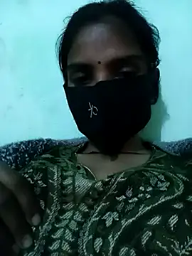 Snapshot of cute_simmy0 chatting on December 23, 4:22 am cute simmy0 online show from December 23, 4:22 am