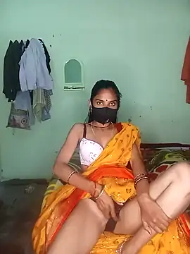 Snapshot of cute_simmy0 chatting on December 24, 4:44 am cute simmy0 online show from December 24, 4:44 am