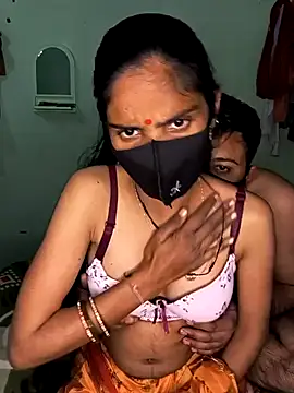 Snapshot of cute_simmy0 chatting on December 27, 3:37 pm cute simmy0 online show from December 27, 3:37 pm