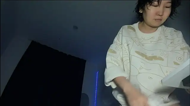 himeros goddess online show from December 8, 2:41 pm