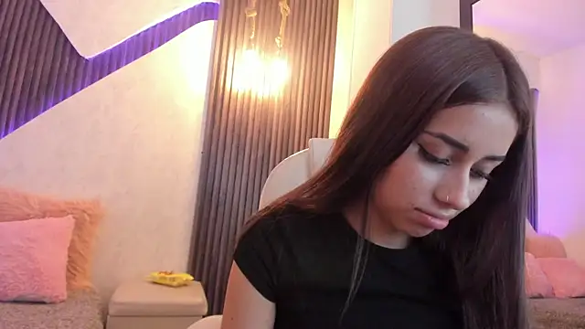 laurin clauz  online show from December 9, 9:48 pm