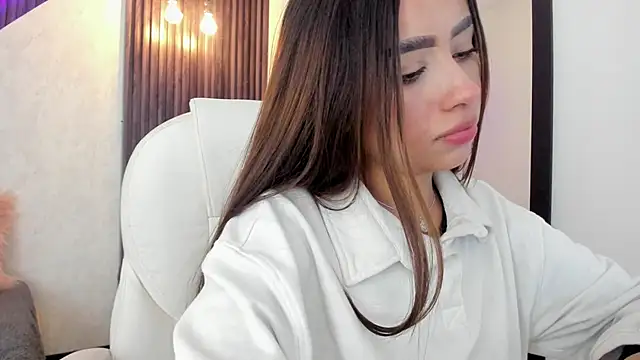 laurin clauz  online show from October 1, 4:02 pm