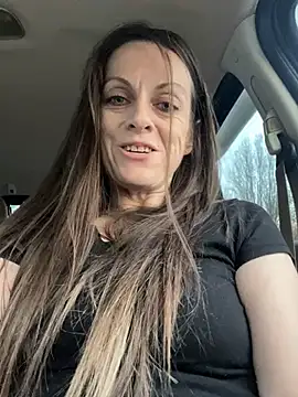 Snapshot of DavinaRay chatting on February 6, 10:21 pm DavinaRay online show from February 6, 10:21 pm