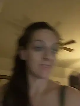 Snapshot of DavinaRay chatting on February 18, 3:53 am DavinaRay online show from February 18, 3:53 am