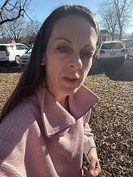 Snapshot of DavinaRay chatting on February 23, 8:33 pm DavinaRay online show from February 23, 8:33 pm