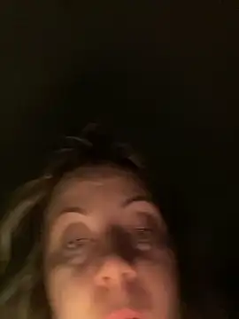 Snapshot of Lyannabuena69 chatting on December 9, 6:12 am Lyannabuena69 online show from December 9, 6:12 am