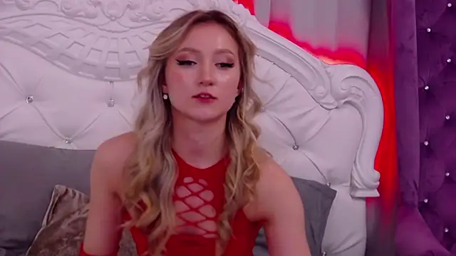 MiaNixan online show from March 4, 8:13 am