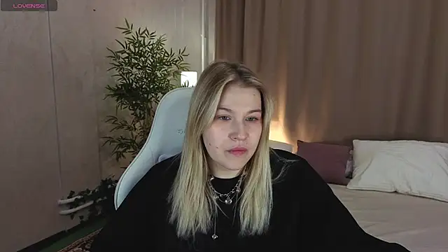 Colleen Blake online show from April 7, 5:02 pm