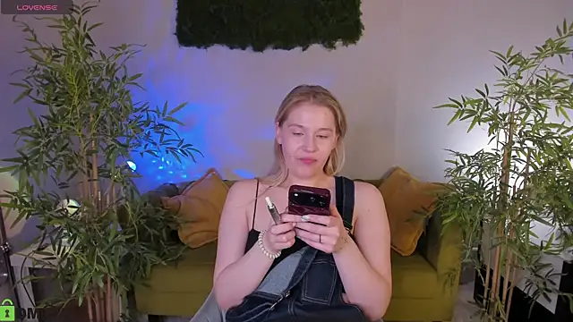 Snapshot of Colleen_Blake chatting on June 29, 5:24 pm Colleen Blake online show from June 29, 5:24 pm