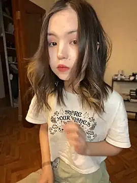 Snapshot of lalallalalaa- chatting on December 8, 9:57 am lalallalalaa- online show from December 8, 9:57 am