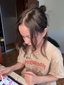 Snapshot of lalallalalaa- chatting on January 17, 7:51 am lalallalalaa- online show from January 17, 7:51 am