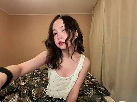 Snapshot of lalallalalaa- chatting on January 24, 10:11 am lalallalalaa- online show from January 24, 10:11 am