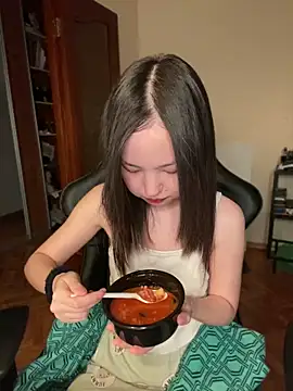 Snapshot of lalallalalaa- chatting on February 3, 1:41 am lalallalalaa- online show from February 3, 1:41 am