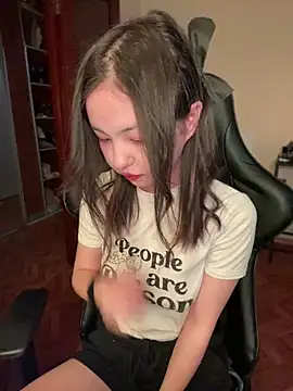 Snapshot of lalallalalaa- chatting on February 11, 3:18 am lalallalalaa- online show from February 11, 3:18 am