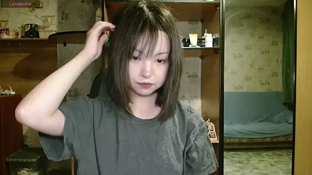 lalallalalaa- online show from December 4, 2:15 pm