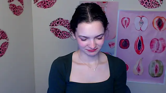  SusieSu  online show from February 16, 7:15 am