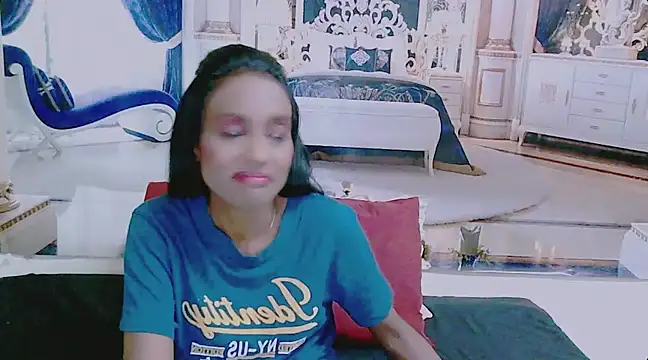 Snapshot of IndianLoveBug chatting on December 6, 4:36 am IndianLoveBug online show from December 6, 4:36 am