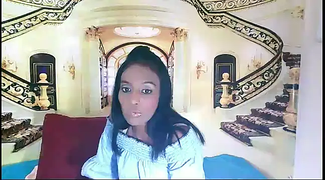 Snapshot of IndianLoveBug chatting on December 10, 4:06 pm IndianLoveBug online show from December 10, 4:06 pm