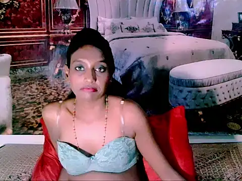 Snapshot of IndianLoveBug chatting on December 30, 12:09 pm IndianLoveBug online show from December 30, 12:09 pm
