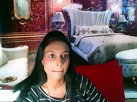 Snapshot of IndianLoveBug chatting on January 14, 5:19 am IndianLoveBug online show from January 14, 5:19 am