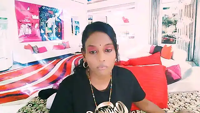Snapshot of IndianLoveBug chatting on September 15, 5:24 pm IndianLoveBug online show from September 15, 5:24 pm