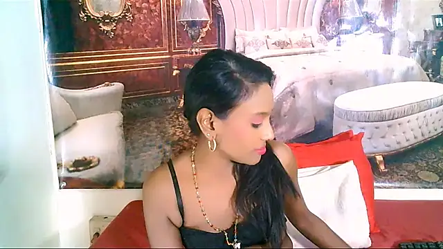 Snapshot of IndianLoveBug chatting on October 3, 5:26 am IndianLoveBug online show from October 3, 5:26 am