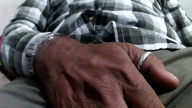 GO LALA online show from December 9, 8:33 am