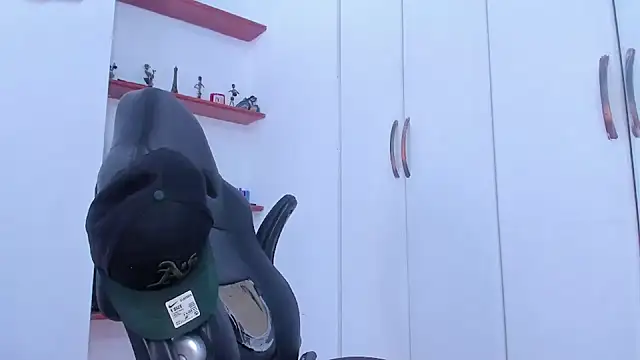 Jonryder  online show from December 18, 4:35 pm