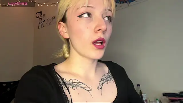 Cloe five online show from October 16, 11:39 pm