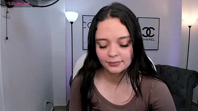 Bella-hadiid online show from January 8, 11:54 am