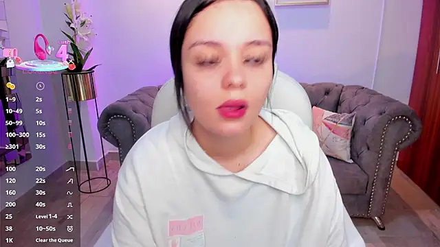 Bella-hadiid online show from September 28, 11:37 am