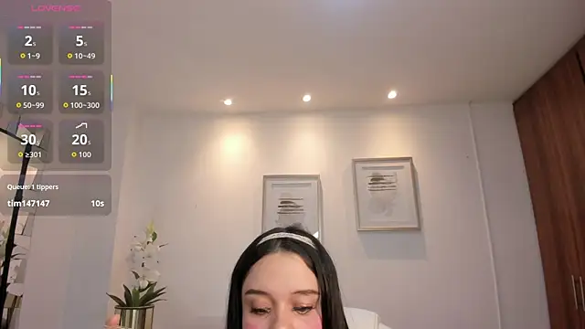 Bella-hadiid online show from October 5, 11:24 pm