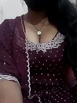 Anamika Kapoor online show from January 5, 8:00 pm