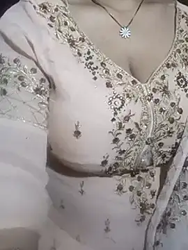 Anamika Kapoor online show from March 5, 10:32 pm