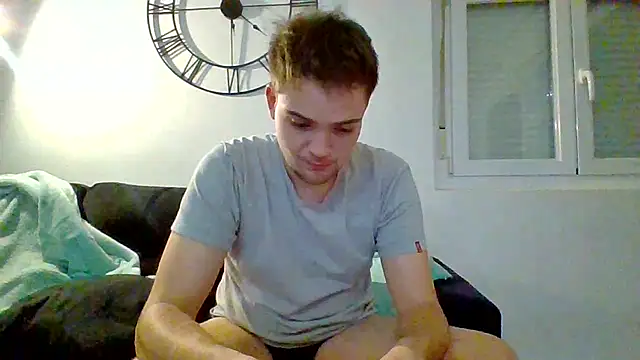 Snapshot of zxzzz29 chatting on December 1, 8:31 pm zxzzz29 online show from December 1, 8:31 pm