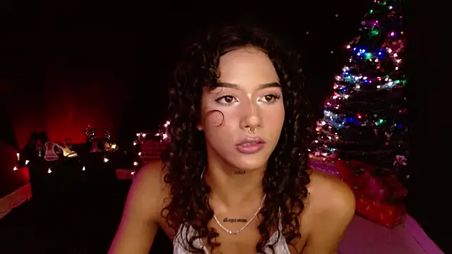 Snapshot of Chelsea__2 chatting on December 17, 3:40 pm Chelsea 2 online show from December 17, 3:40 pm