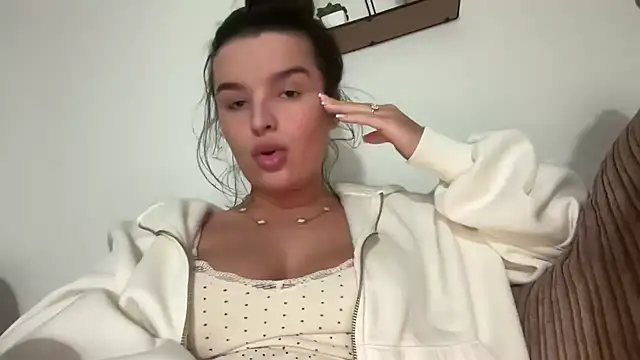 maisiesmithx online show from February 5, 2:51 am