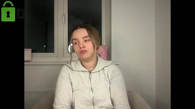 maisiesmithx online show from February 2, 11:25 pm