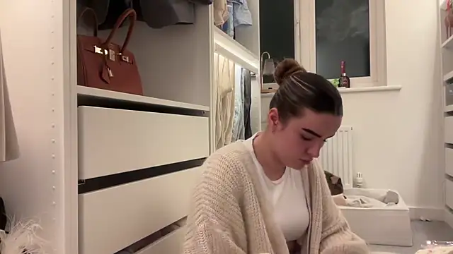 maisiesmithx online show from March 28, 9:25 pm