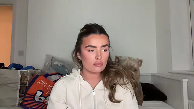 maisiesmithx online show from April 11, 8:46 pm