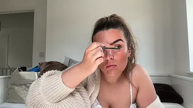 maisiesmithx online show from April 15, 12:23 pm